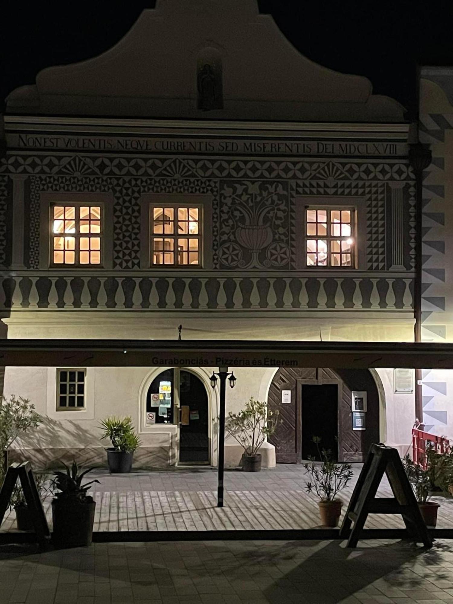 Appartamento Modern Medival Kőszeg Esterno foto